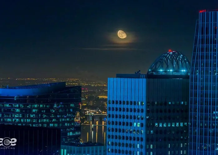 Paris La Defense * بيتّو