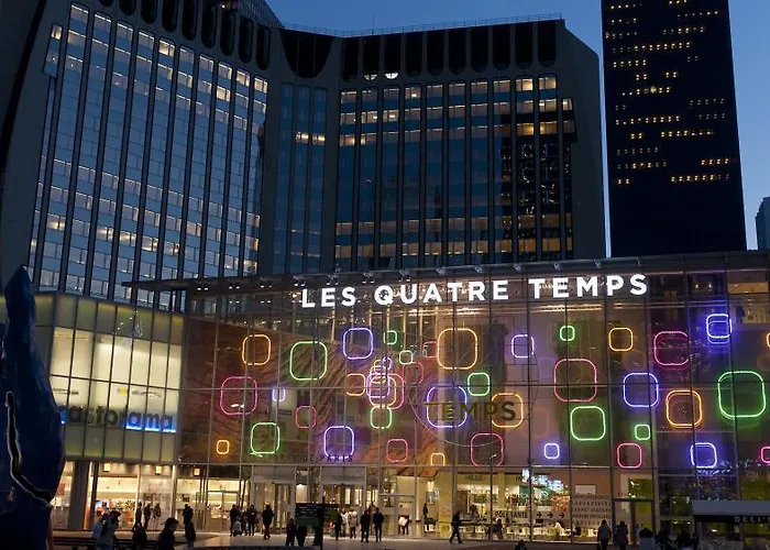 Paris La Defense 아파트 쀼또